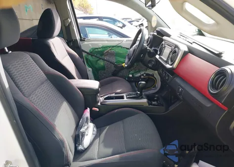 2017 Toyota Tacoma Sr5 V6 z USA, uszkodzony, nr VIN 3TMAZ5CN3HM051502